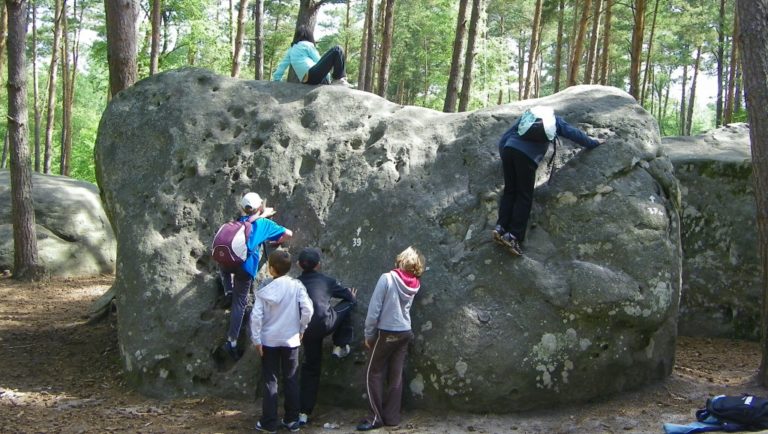 Escalade sur bloc dans la nature