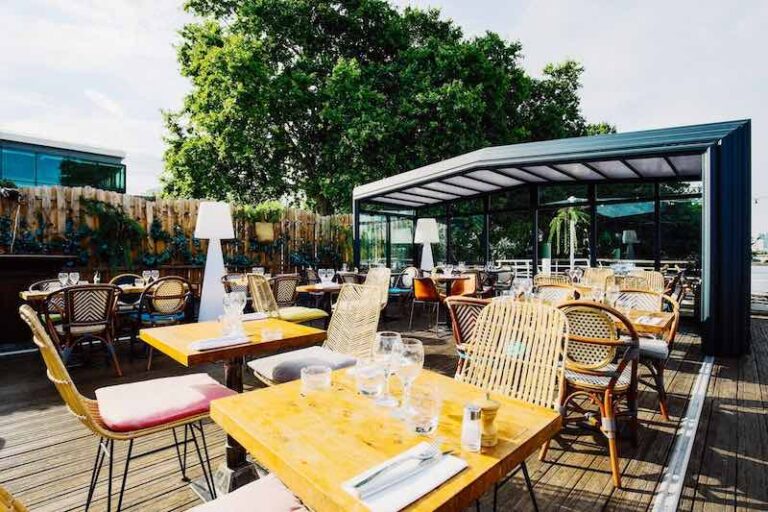 Aqua restaurant